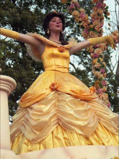 ベル（ディズニー・プリンセス・プロセッション“ブーケ・オブ・ラブ”）