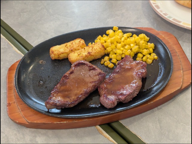 ビーフステーキ(サイゼリヤ)
