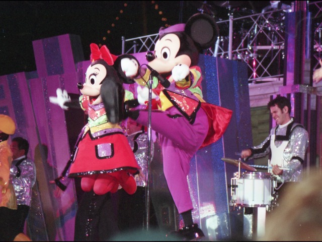 ミニーとミッキー（ディズニー・リズム・オブ・ワールド2005）