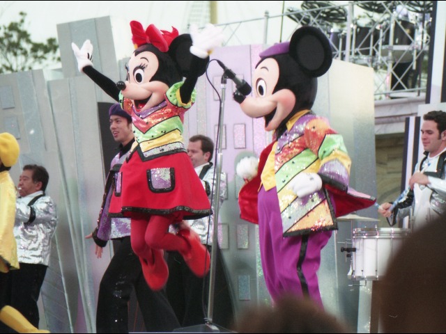 ミニーとミッキー（ディズニー・リズム・オブ・ワールド2005）