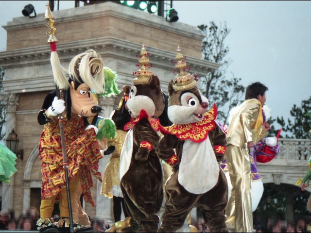 グーフィー、チップ、デール（ディズニー・リズム・オブ・ワールド2005）