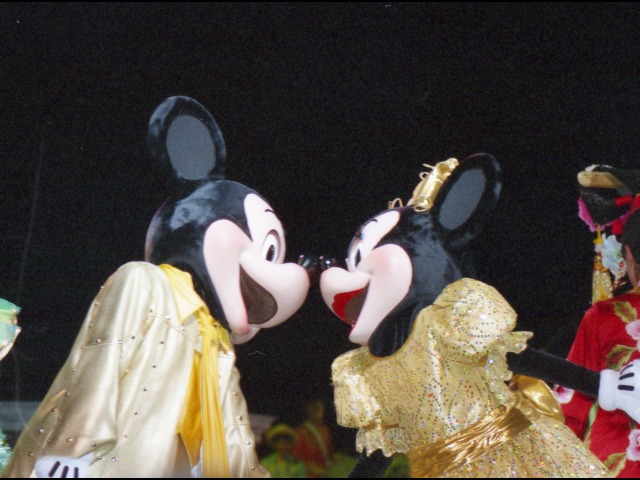 ミッキーとミニー（ディズニー・リズム・オブ・ワールド2005）
