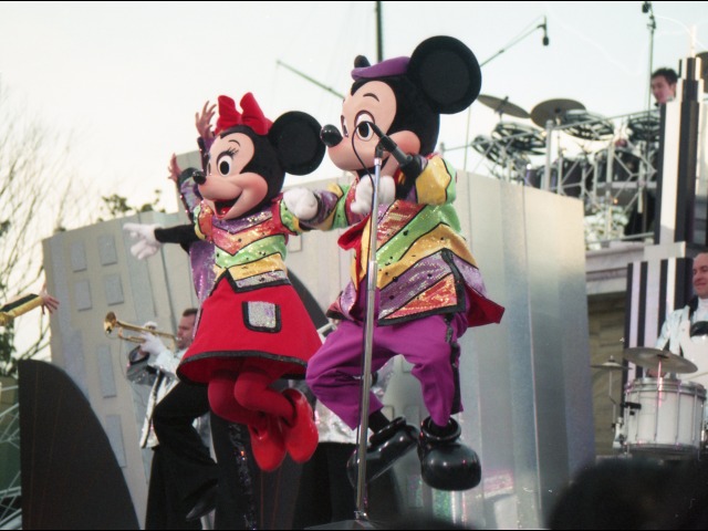 ミニーとミッキー（ディズニー・リズム・オブ・ワールド2005）