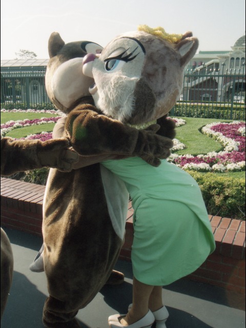 デールとクラリス（エントランス）