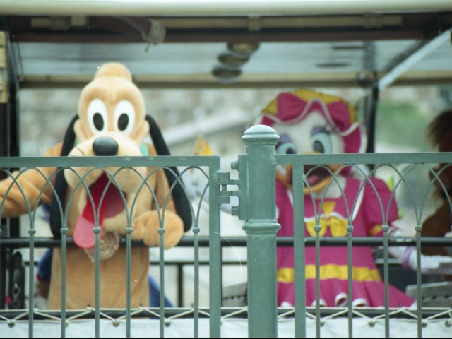 プルートとデイジー（ミート＆スマイル）