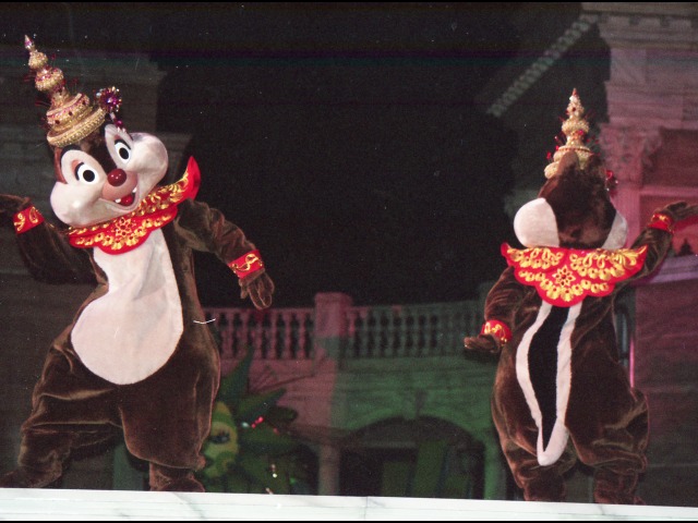 デールとチップ（ディズニー・リズム・オブ・ワールド2005）