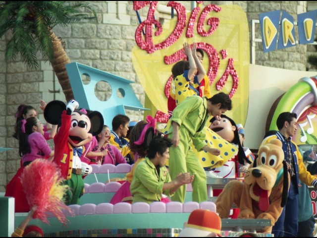 ミッキー、リロ、プルート（ディズニー・ロック・アラウンド・ザ・マウス）