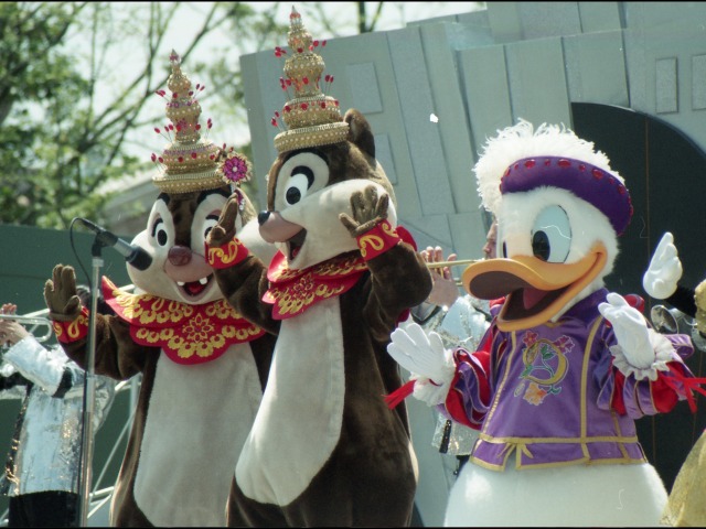 デール、チップ、ドナルド（ディズニー・リズム・オブ・ワールド2005）