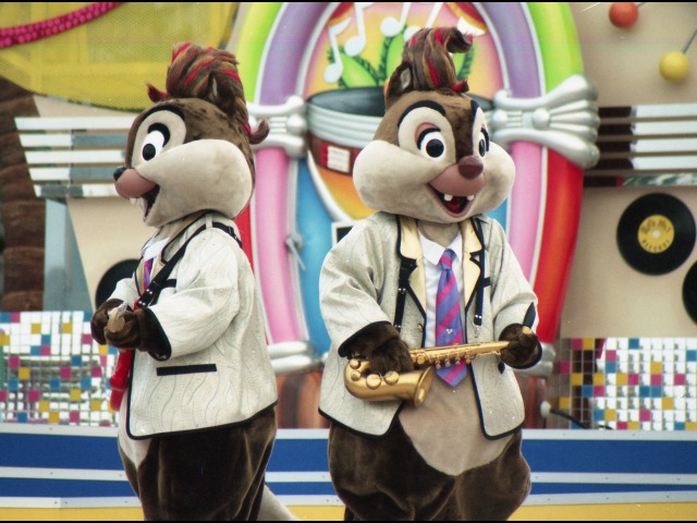 チップとデール（ディズニー・ロック・アラウンド・ザ・マウス）