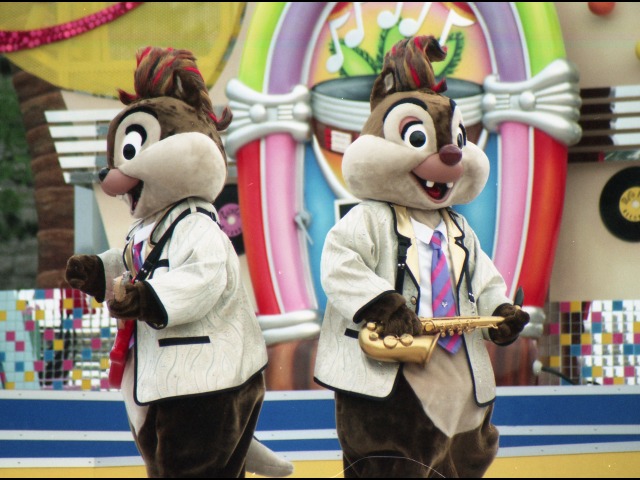 チップとデール（ディズニー・ロック・アラウンド・ザ・マウス）