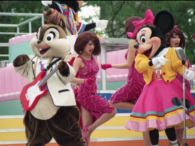 チップとミニー（ディズニー・ロック・アラウンド・ザ・マウス）