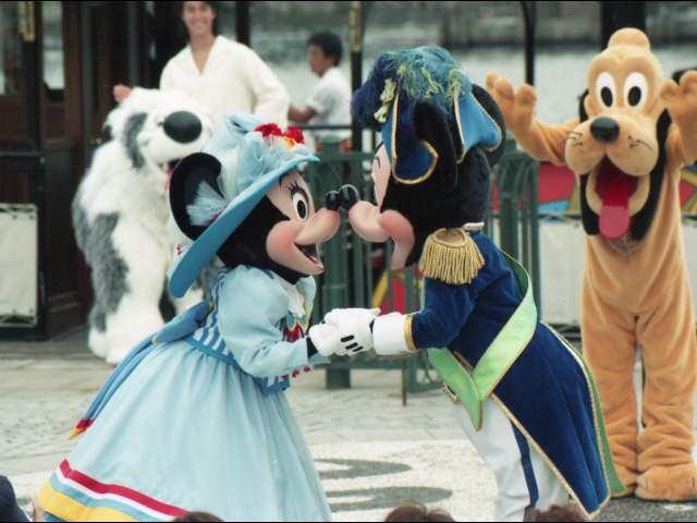 ミニー、ミッキー、プルート（ミート＆スマイル）