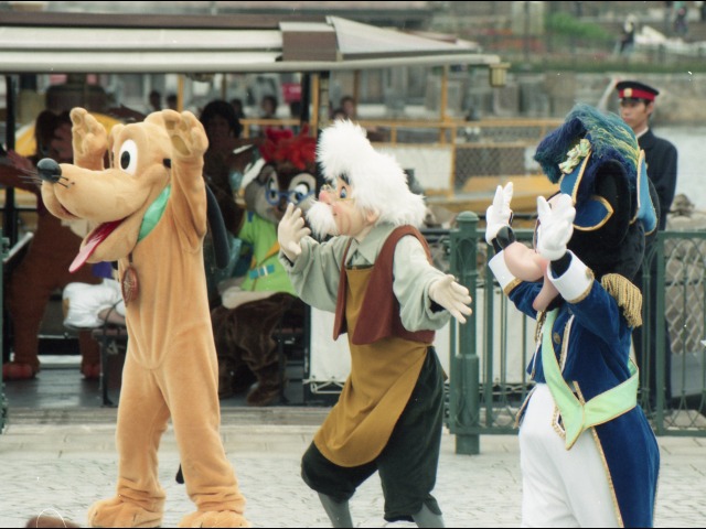 プルート、ゼペット、ミッキー（ミート＆スマイル）