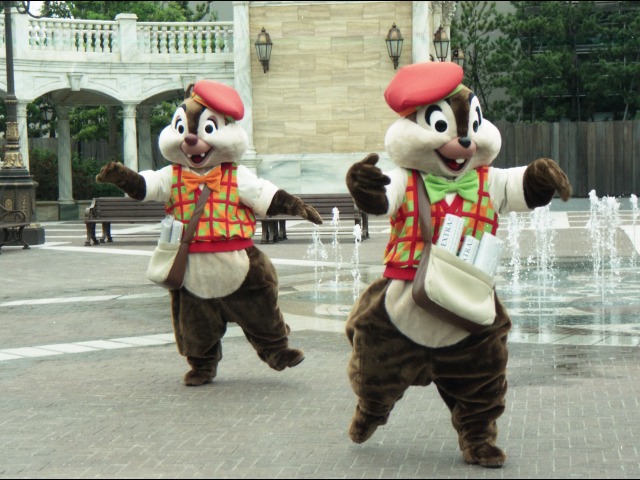 デールとチップ（アメリカンウォーターフロント）