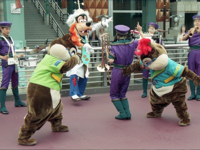 チップ、グーフィー、デール（ディスカバリー・ミュージック・トゥループ）