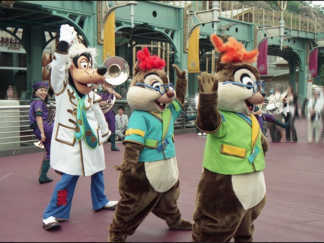 グーフィー、デール、チップ（ディスカバリー・ミュージック・トゥループ）