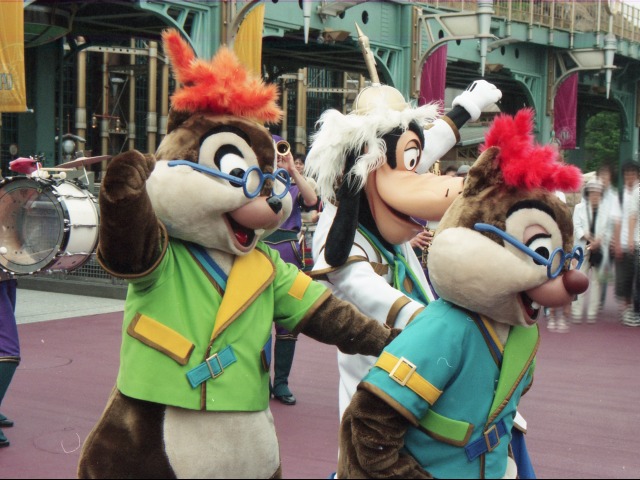 チップ、グーフィー、デール（ディスカバリー・ミュージック・トゥループ）