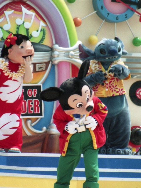 リロ、ミッキー、スティッチ（ディズニー・ロック・アラウンド・ザ・マウス）