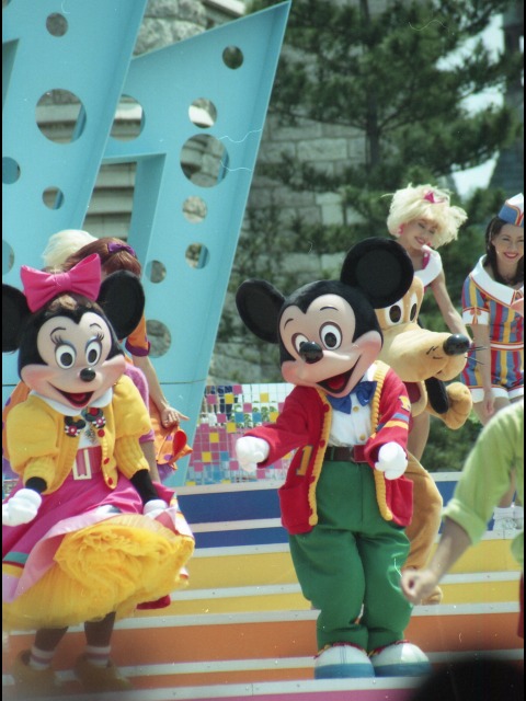 ミニーとミッキー（ディズニー・ロック・アラウンド・ザ・マウス）