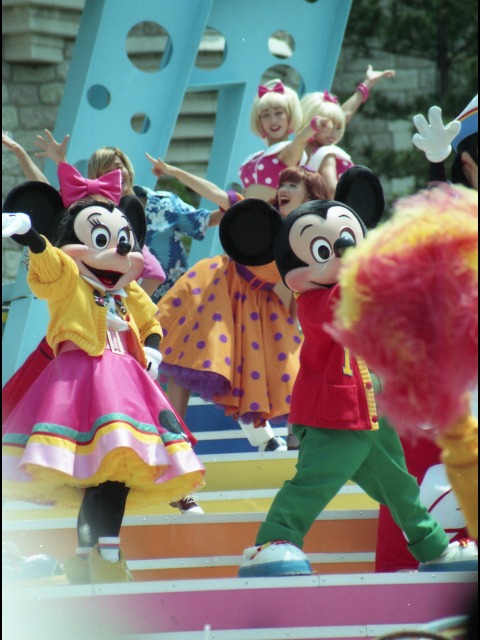 ミニーとミッキー（ディズニー・ロック・アラウンド・ザ・マウス）