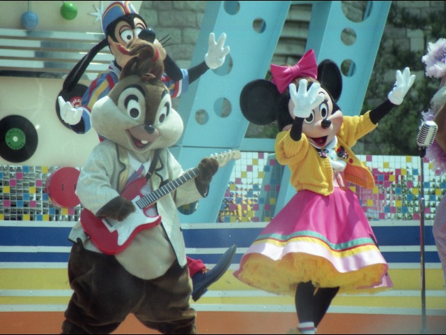 チップとミニー（ディズニー・ロック・アラウンド・ザ・マウス）