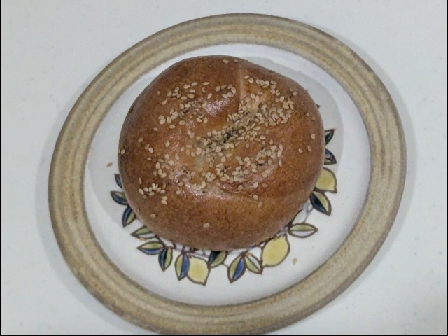 明太子バター 上面（テコナベーグル）