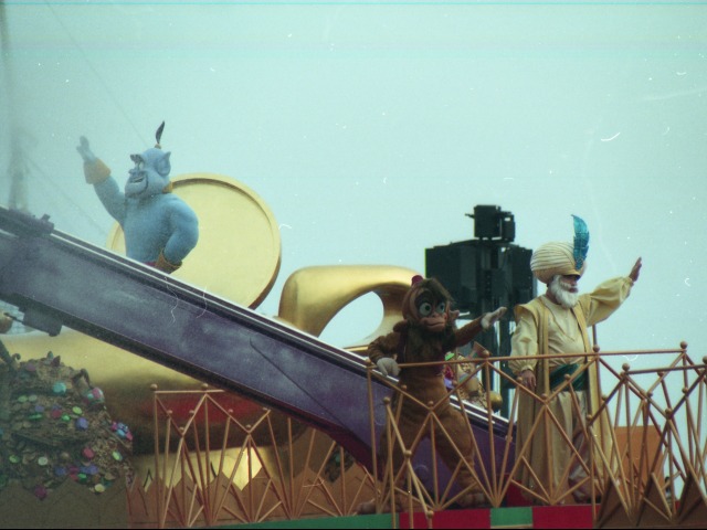 ジーニー、アブー、サルタン（アラジンのホールニューワールド）