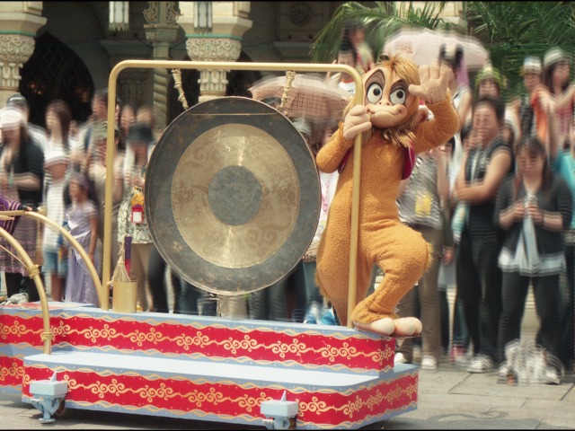 銅鑼とアブー（アラジンのホールニューワールド）