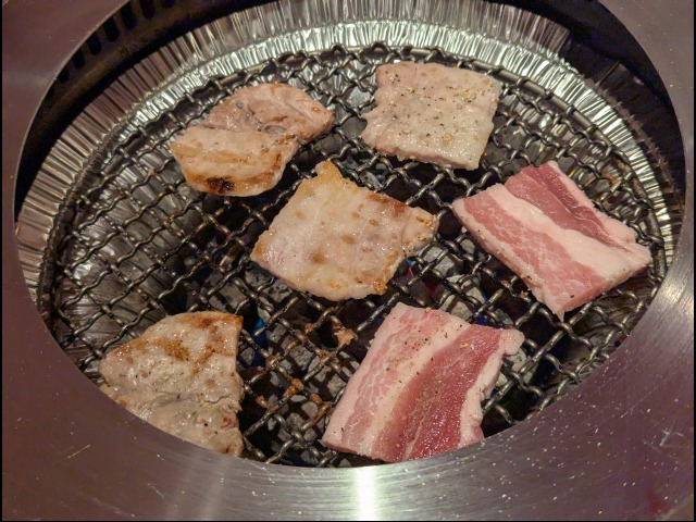 豚カルビ 網（焼肉トラジ）