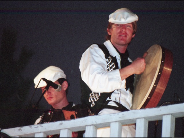 タンバリン（ケープコッド・アイリッシュバンド）