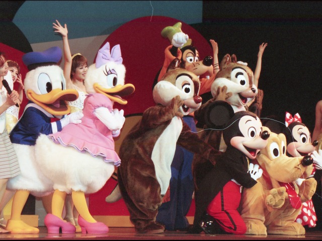ドナルド、デイジー、デール、グーフィー、チップ、ミッキー、プルート、ミニー（ファンダフル・ディズニー メンバーズパーティー）