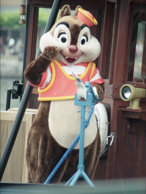 デール（チップとデールのクールサービス）