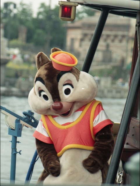 デール（チップとデールのクールサービス）