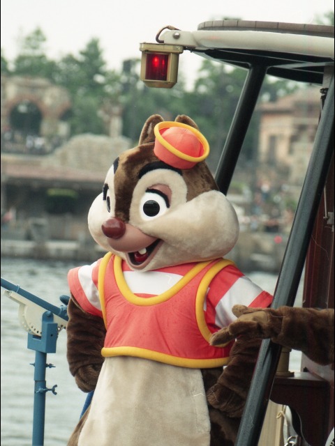 デール（チップとデールのクールサービス）