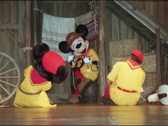 ミニーとミッキー（ディズニーキッズ・サマーアドベンチャー）