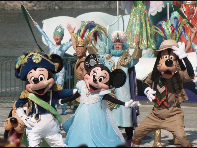 プルート、ミッキー、ミニー、グーフィー（ミニーのウィッシング・リング）