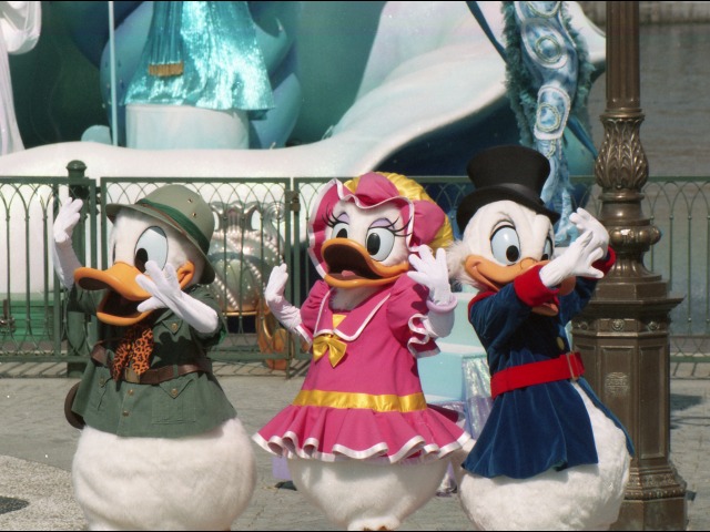 ドナルド、デイジー、スクルージ（ミニーのウィッシング・リング）
