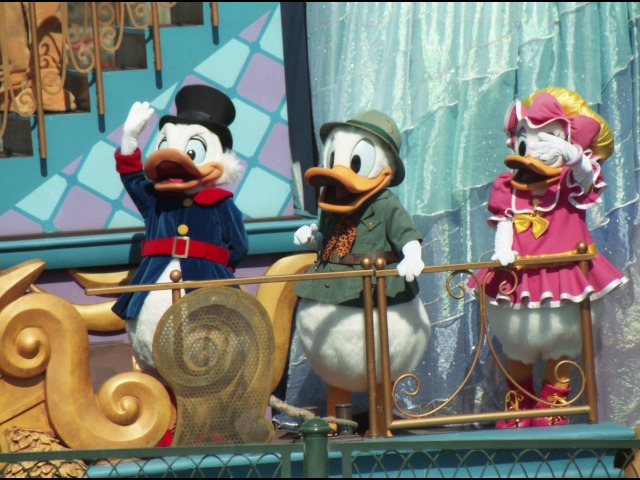 スクルージ、ドナルド、デイジー（ミニーのウィッシング・リング）