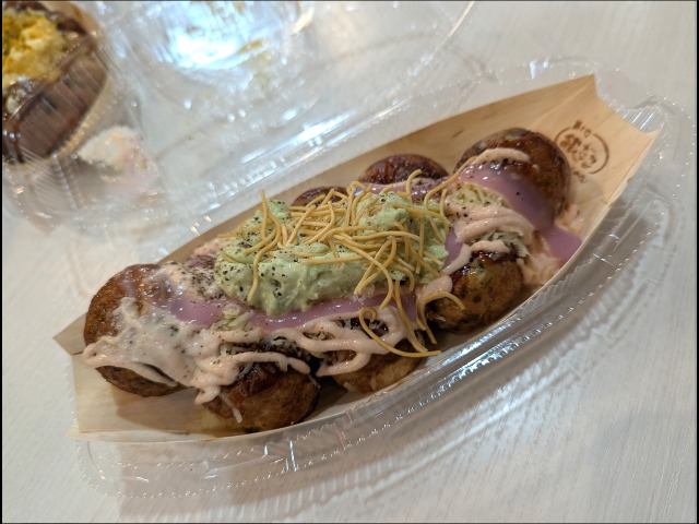 伸び～るモチとアボカド明太（築地銀だこ）