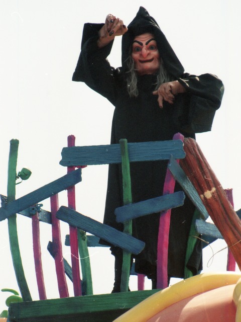 ウィックド・クイーン（ディズニー・ハロウィーン・パレード 2005）