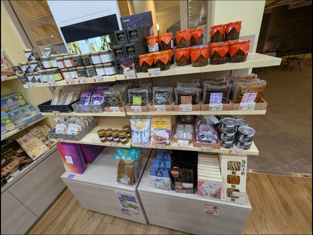 商品棚(千葉トレードマルシェ)