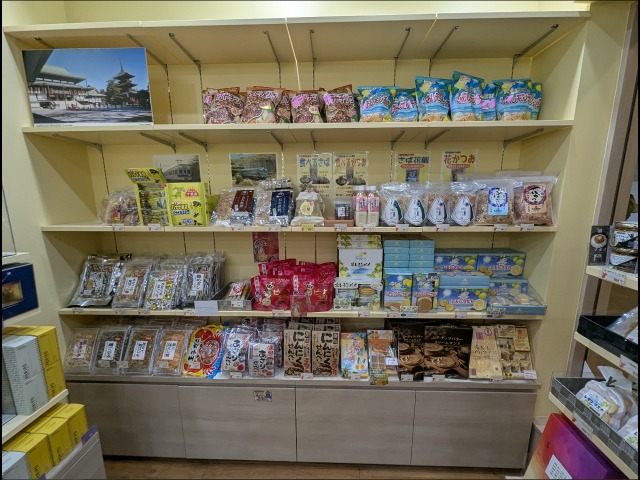 商品棚(千葉トレードマルシェ)