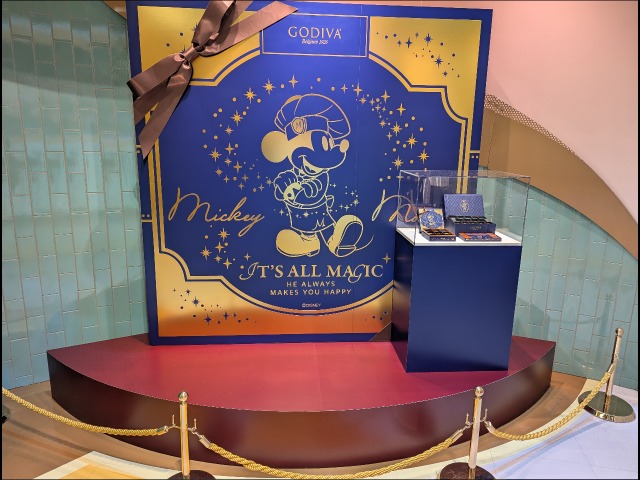 ゴディバコラボ ショコラティエ・ミッキーの巨大チョコ箱（ディズニーストア）