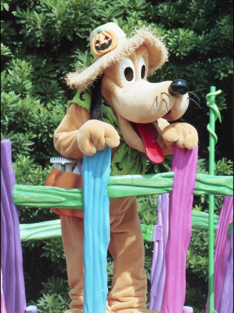 プルート（ディズニー・ハロウィーン・パレード 2005）