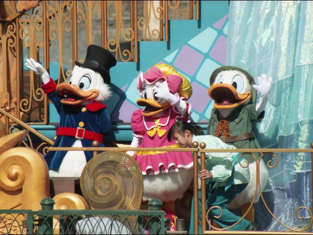 スクルージ、デイジー、ドナルド（ミニーのウィッシング・リング）