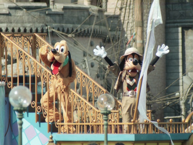 プルートとグーフィー（ミニーのウィッシング・リング）