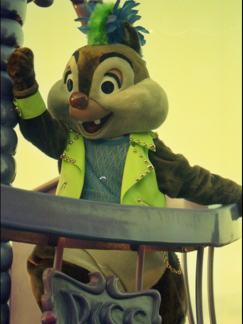 デール（ディズニー・ハロウィーン・パレード 2005）