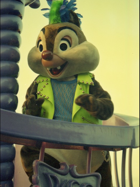 デール（ディズニー・ハロウィーン・パレード 2005）