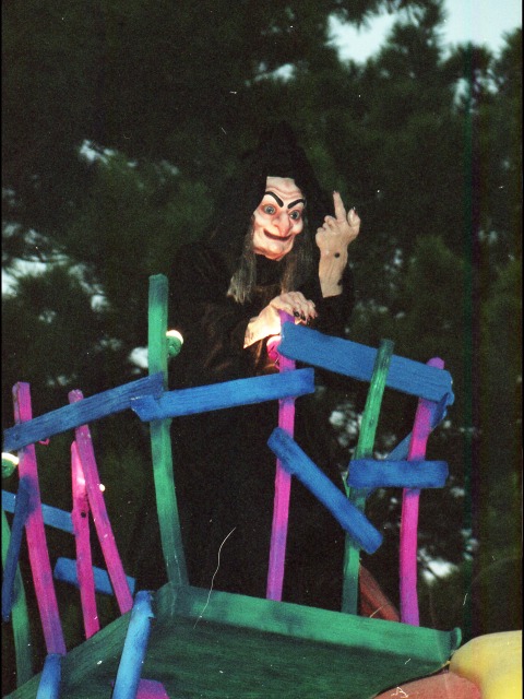 ウィックド・クイーン（ディズニー・ハロウィーン・パレード 2005）