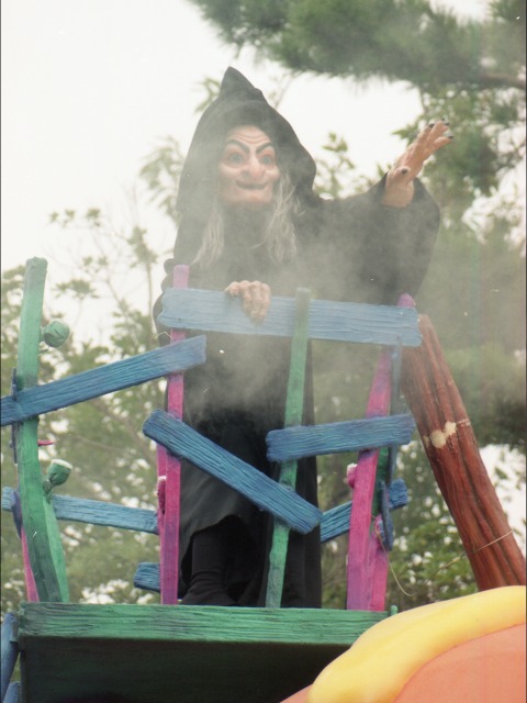 ウィックド・ウィッチ（ディズニー・ハロウィーン・パレード 2005）